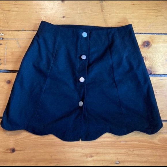 Matching skirts - Picture 3 of 5